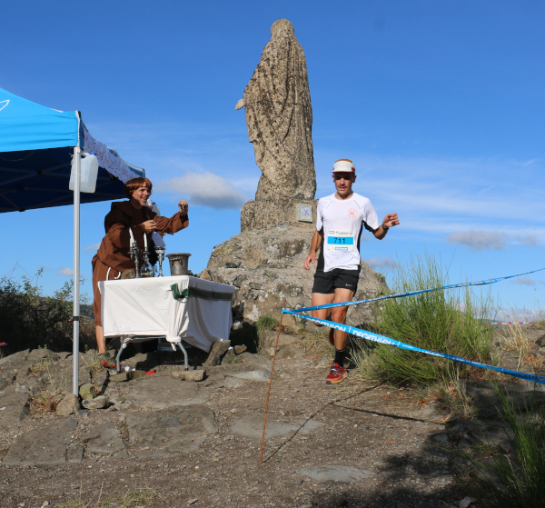 vierge de vermus plus un coureur trail vierge de vermus